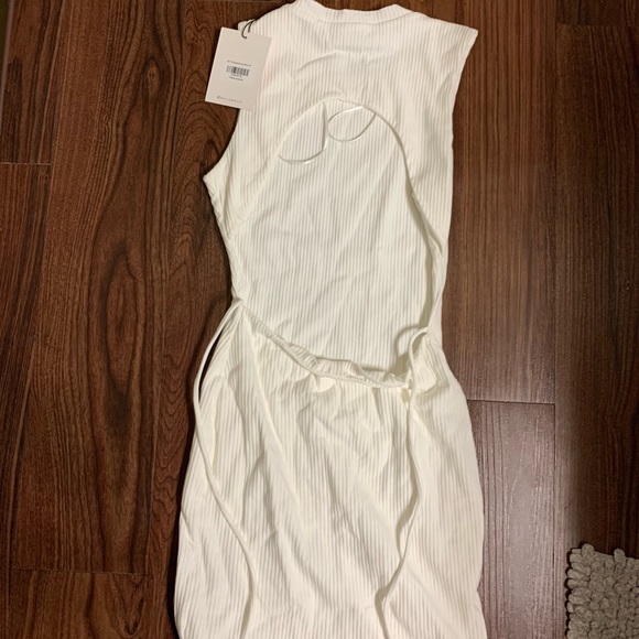 Size M, NWT hello molly. I got for graduation but went with a different option. - Picture 5 of 5